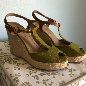 Green linen espadrilles
